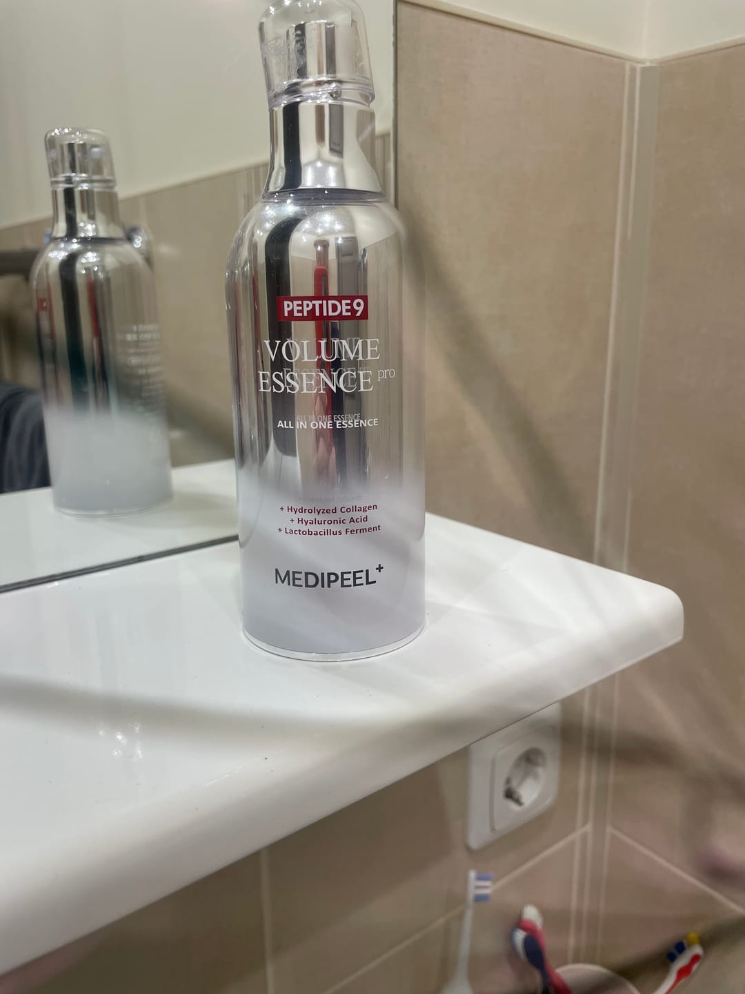 Customer photo review of Mitrinošs peptīdu izsmidzināmais līdzeklis ādas tvirtuma palielināšanai Medi-Peel Peptide 9 Aqua Volume Tox Mist PRO