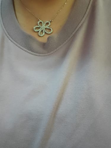 Customer photo review of Daisy Bloom Necklace