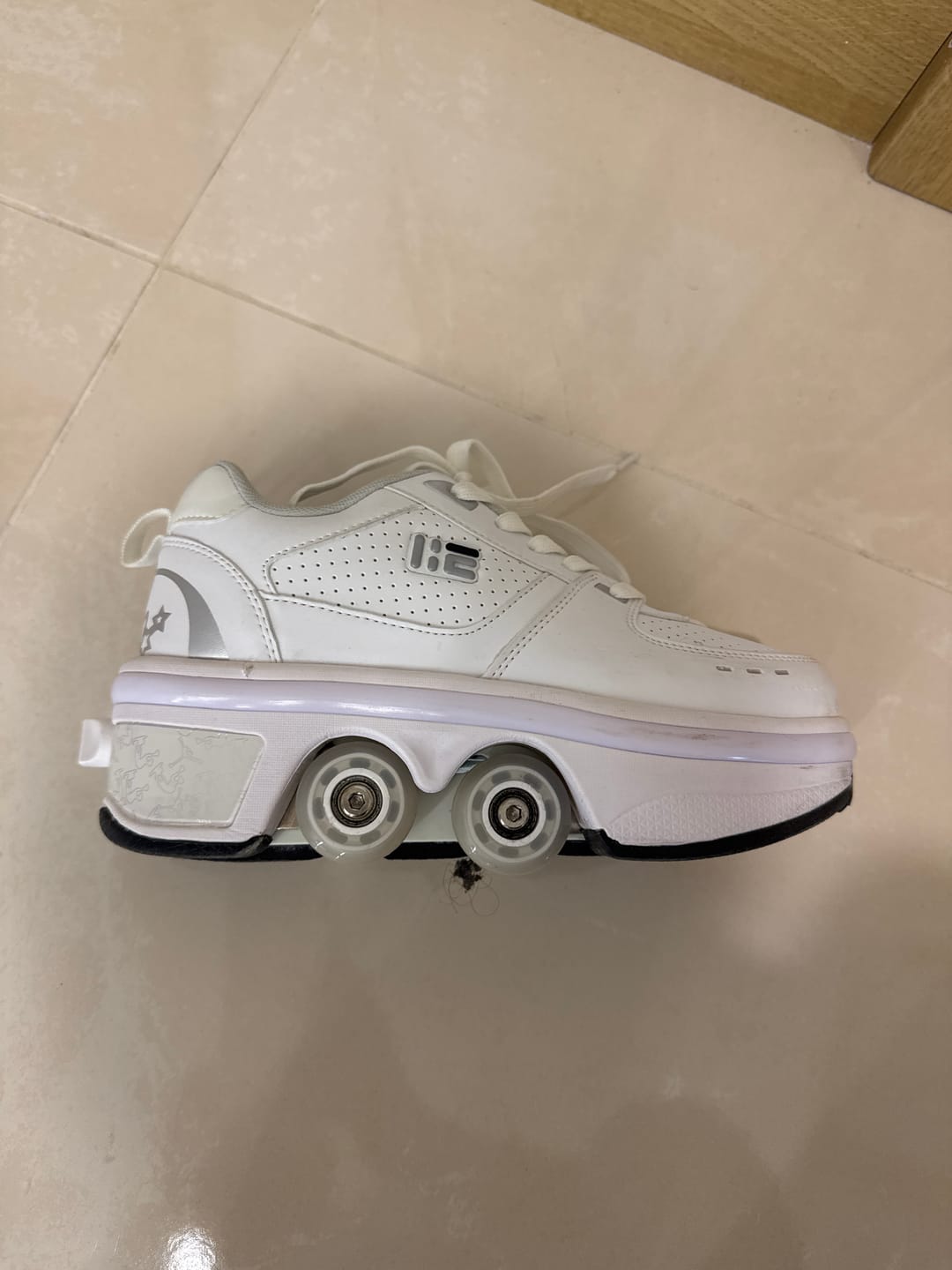 Customer photo review of Paten Ayakkabı Classic II Beyaz LED | Tekerlekli Spor Ayakkabı