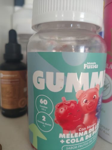 Customer photo review of Gummie Melena + Cola de Pavo