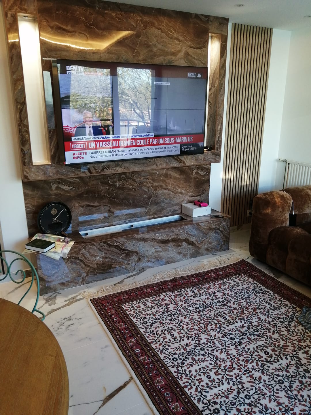 Customer photo review of Plaque Mural PVC Imitation Marbre – Onyx Cuivré Royal 260 x 120 CM