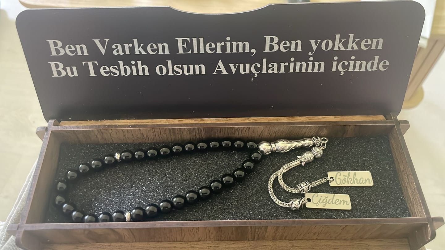 Customer photo review of Personalisierte Naturstein Tesbih Mit Box
