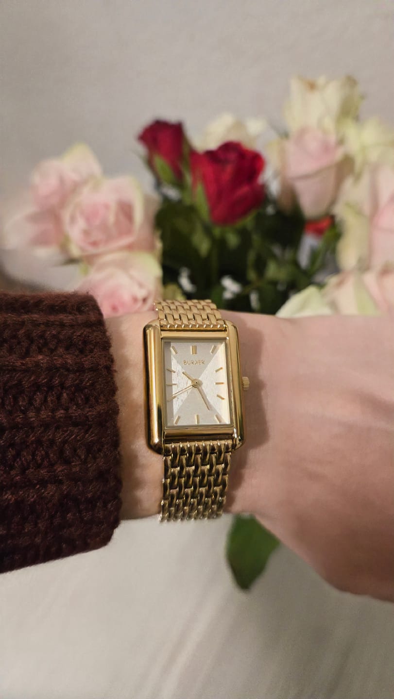 Customer photo review of Olivia Gold White