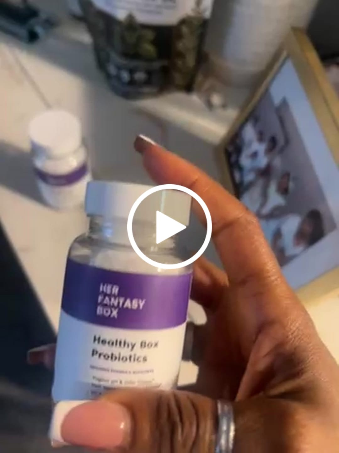Customer video review of Healthy Box Probiotics for pH, Odor, Pms Relief & Uti Prevention