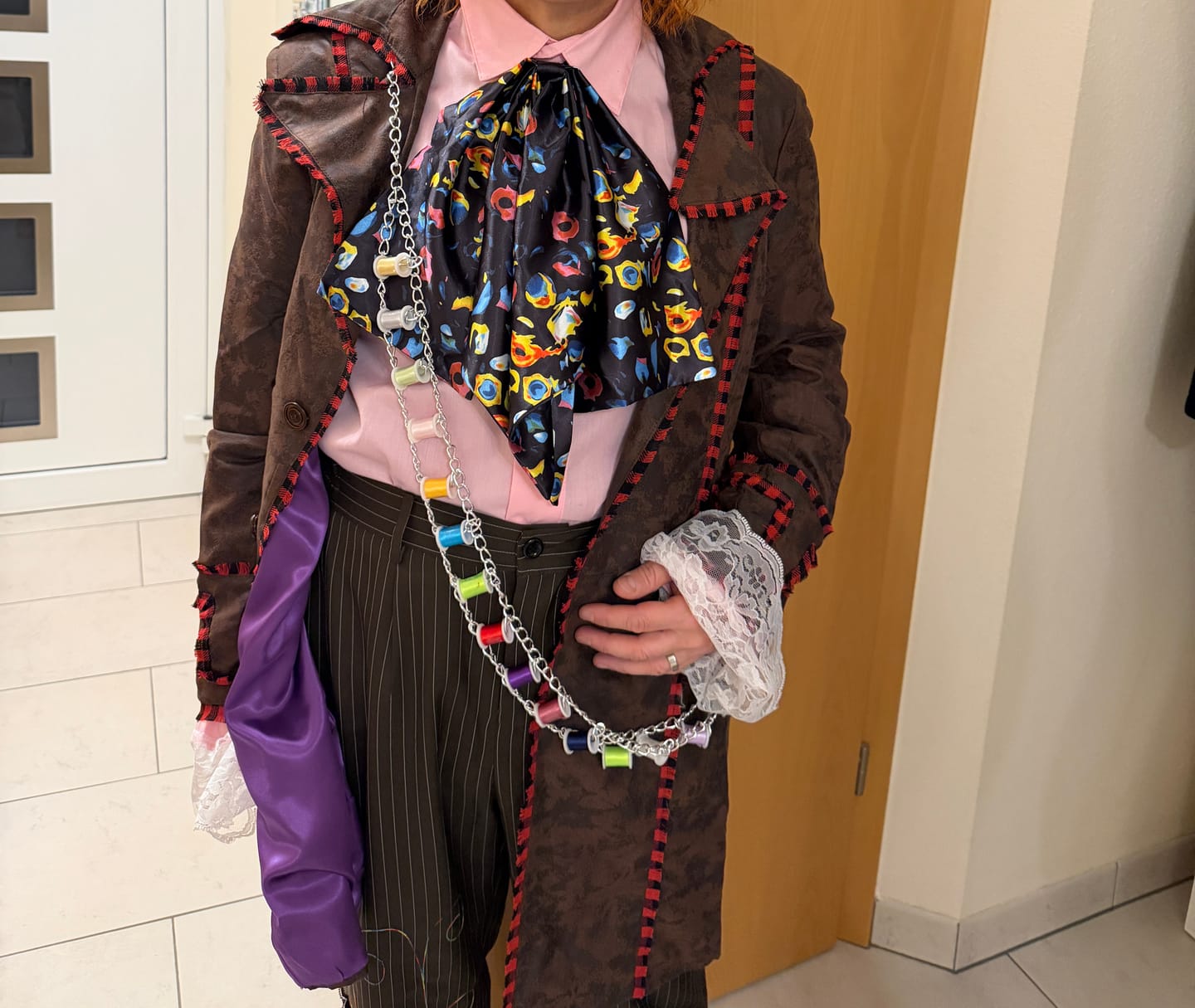 Customer photo review of Alice In Wonderland Johnny Depp Mad Hatter 6 Stücke Full Set Cosplay Kostüm