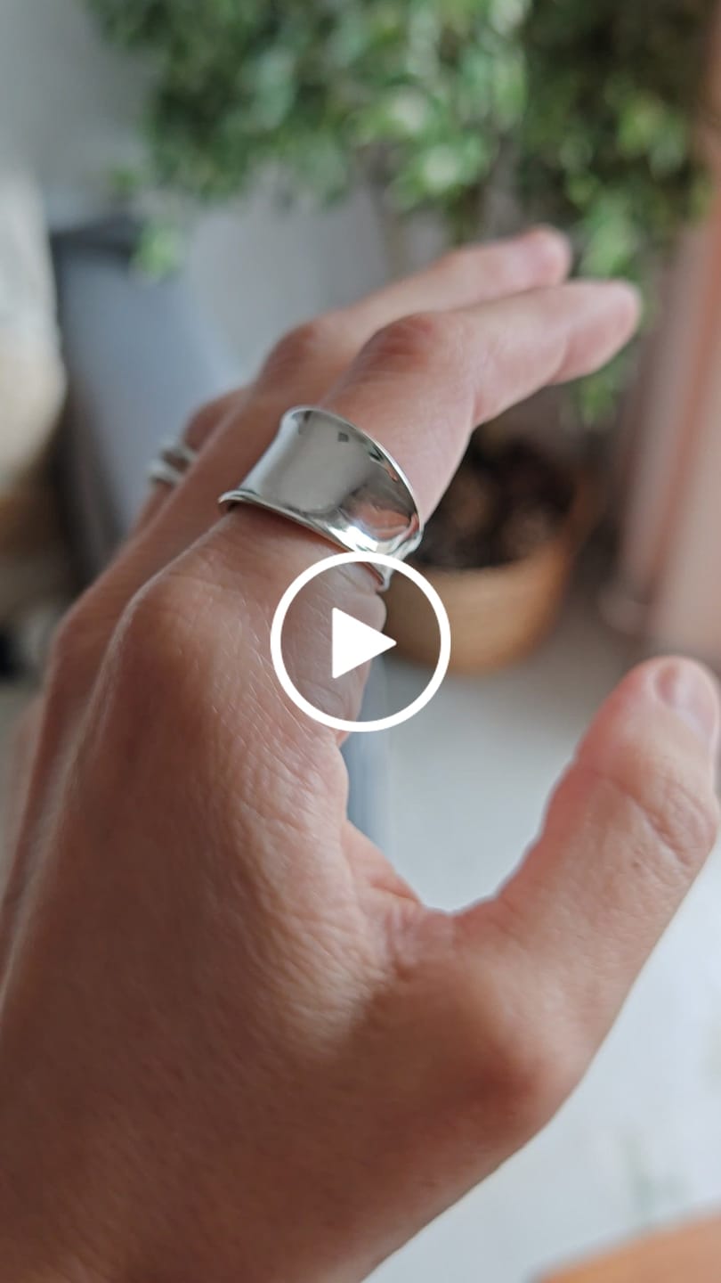 Customer video review of Anillo Tiana
