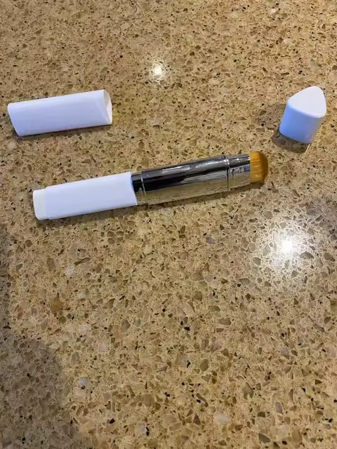 Customer photo review of ✨ Fondotinta Stick Coreano Idratante 2 in 1 con  Formula Auto‑Adattiva ✨