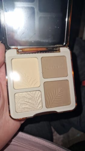 Customer photo review of JUDYDOLL Contour & Highlight Palette