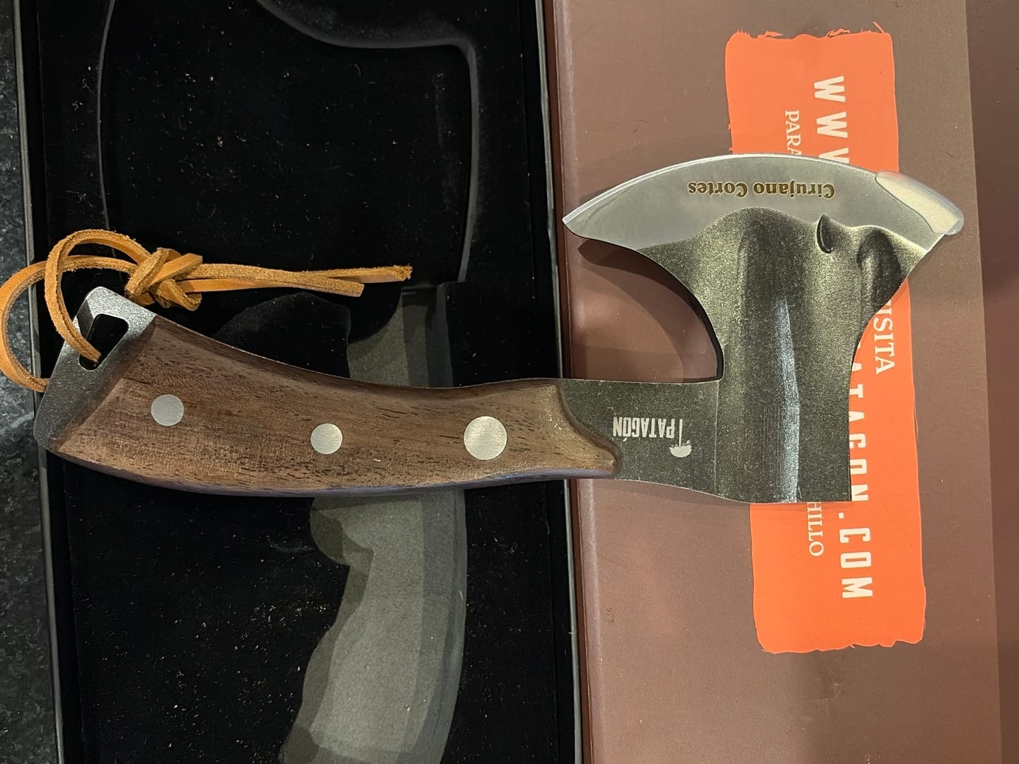Customer photo review of Hacha Acero Inox. Fosfatada - TOMAHAWK
