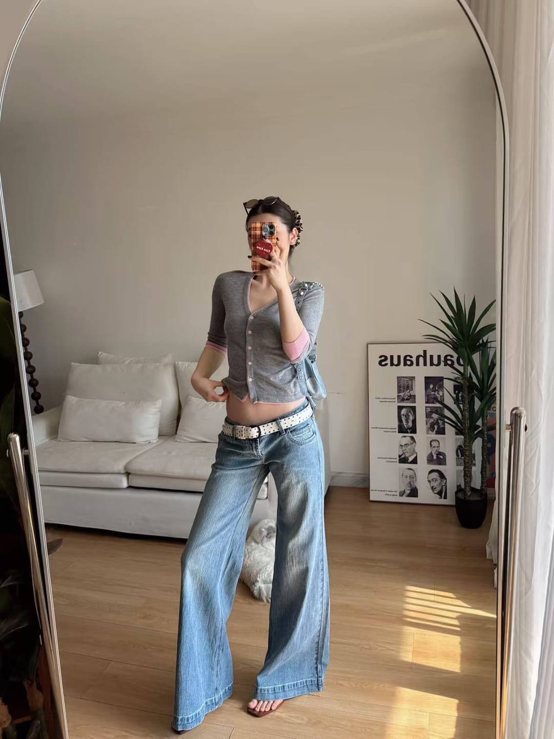 Customer photo review of IAMXIAA Low-Rise Clean-Line Flared Denim