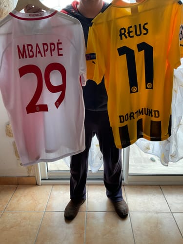 Customer photo review of Marco Reus Borussia Dortmund 2013 Champions League Final Retro Football Jersey Kit