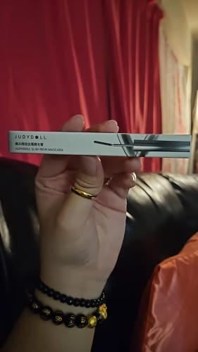 Customer photo review of JUDYDOLL Feather Lash Iron Mascara