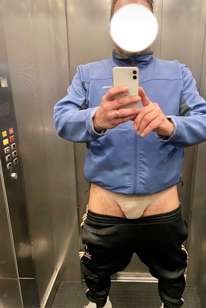 Customer photo review of 3 Pack ALLMIX Men's Sport Seamless Pouch Briefs