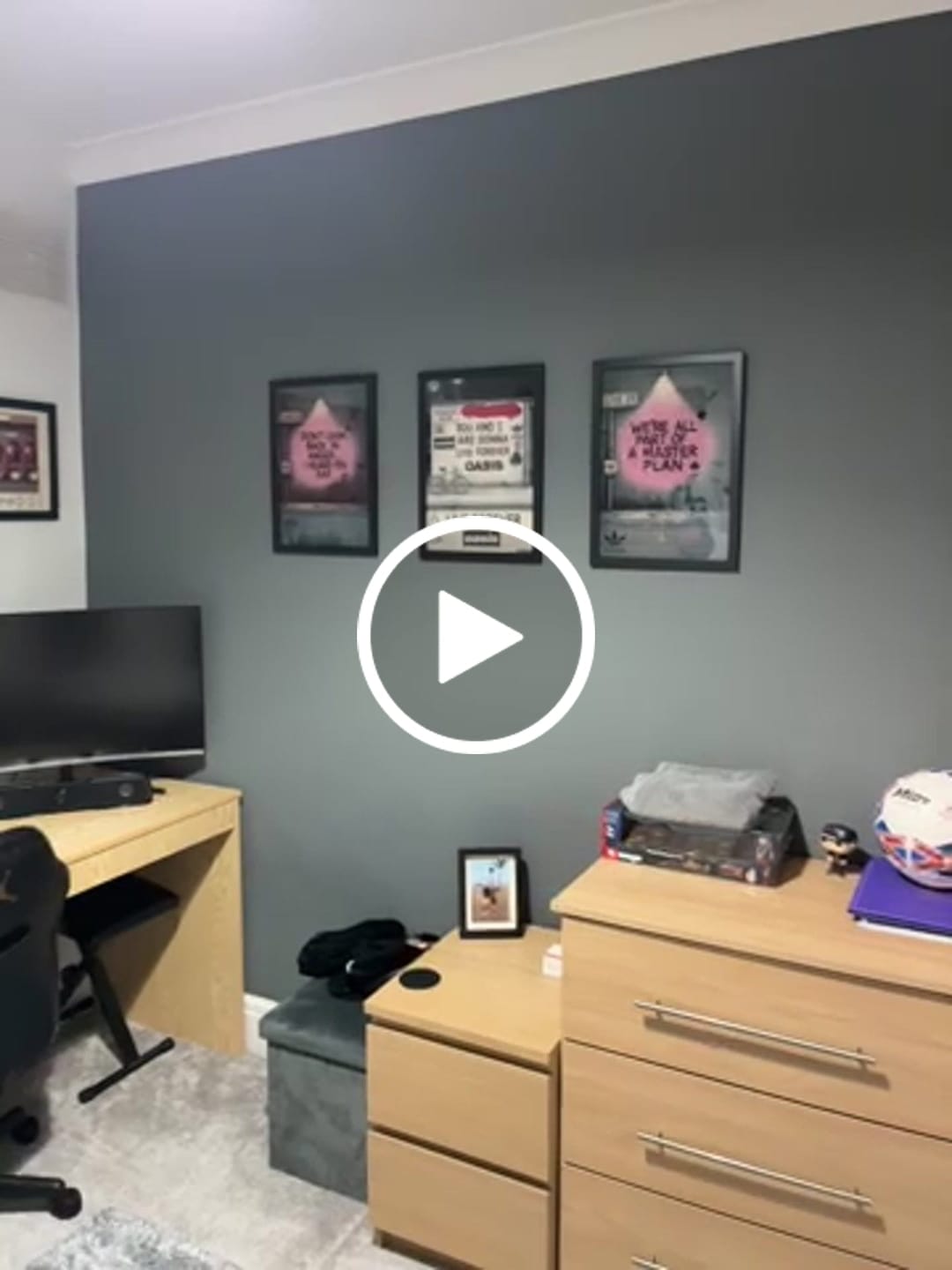 Customer video review of Live Forever - Oasis Inspired Graffiti Poster