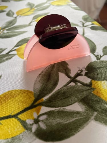 Customer photo review of Acetate Patchwork Hair Claw Clip – Medium
