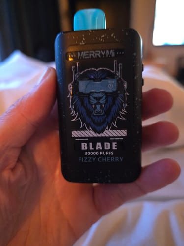 Customer photo review of Merry-Mi - Blade 30K - Puff Jetable / Vape Disposable - 5% nicotine