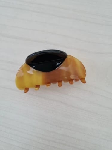 Customer photo review of Acetate Patchwork Hair Claw Clip – Medium