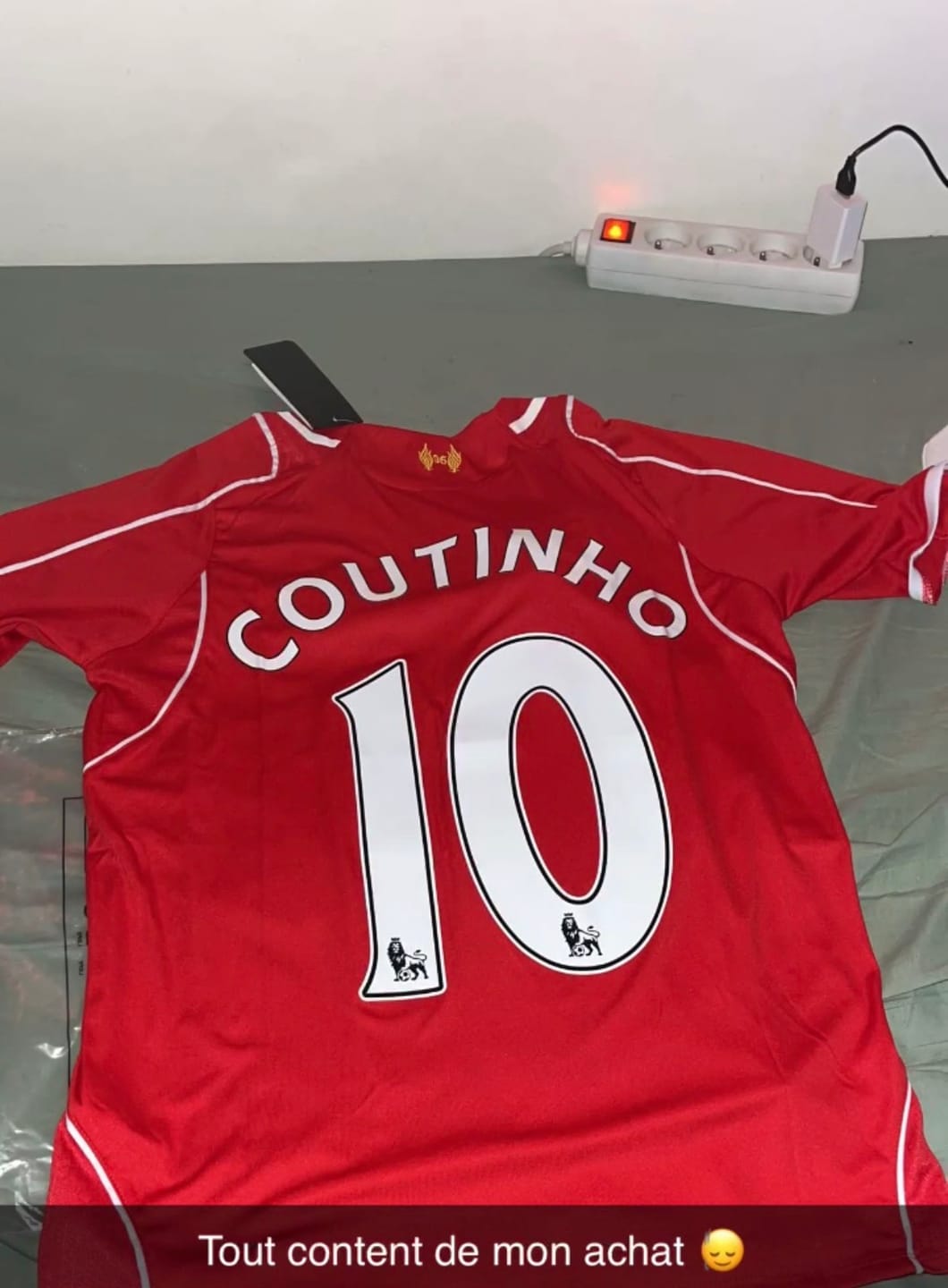 Customer photo review of Philippe Coutinho 10 – Liverpool 2014/15 Home Retro Kit Jersey Trikot Maillot Soccer Shirt