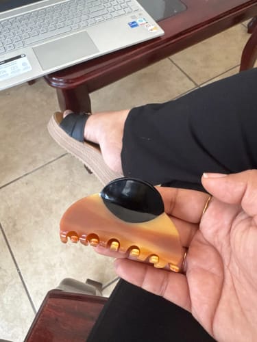 Customer photo review of Acetate Patchwork Hair Claw Clip – Medium