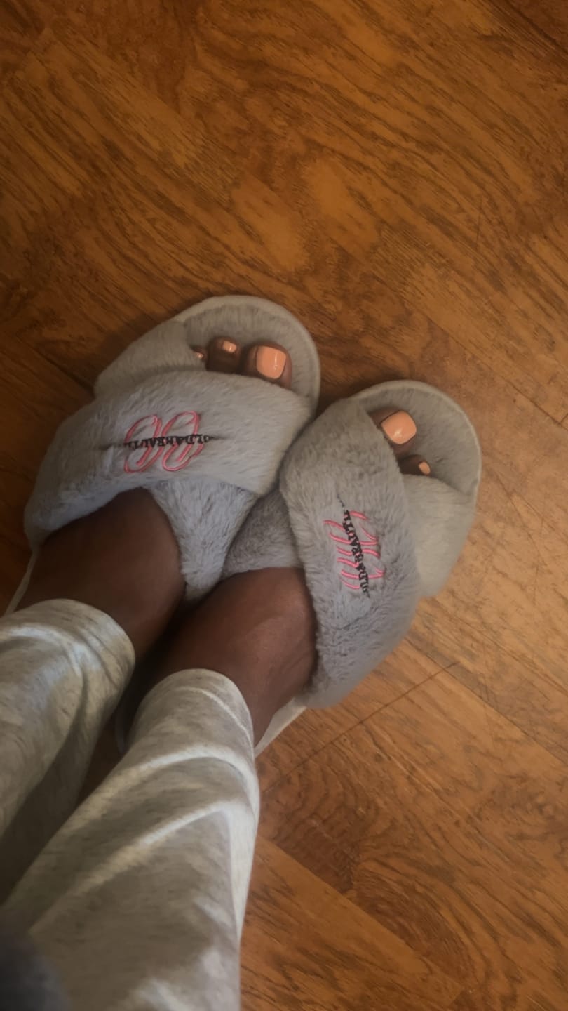 Customer photo review of BB SIGNATURE SLIPPERS - GRAY