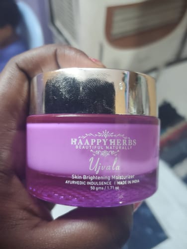 Customer photo review of Ujvala Skin Brightening Moisturizer