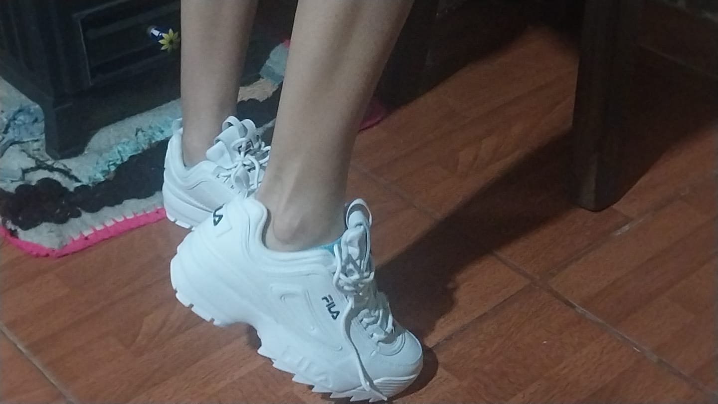 Customer photo review of Zapatillas Fila Mujer Disruptor II Premium Blanco