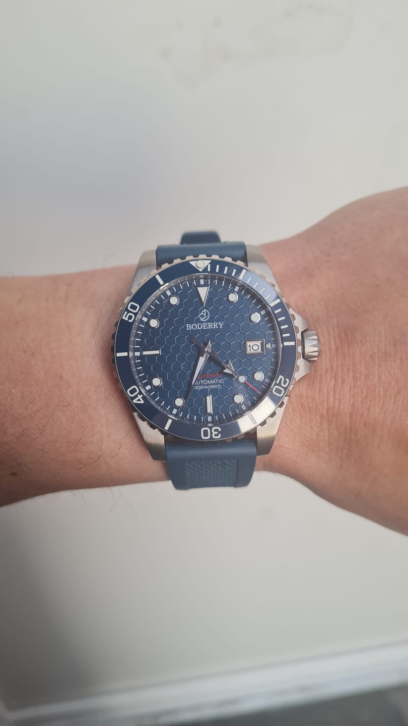Customer photo review of SEATURTLE.OCEAN(TITANIUM) - Automatic Titanium Diver Watch | Sea Blue/Ti-bracelet
