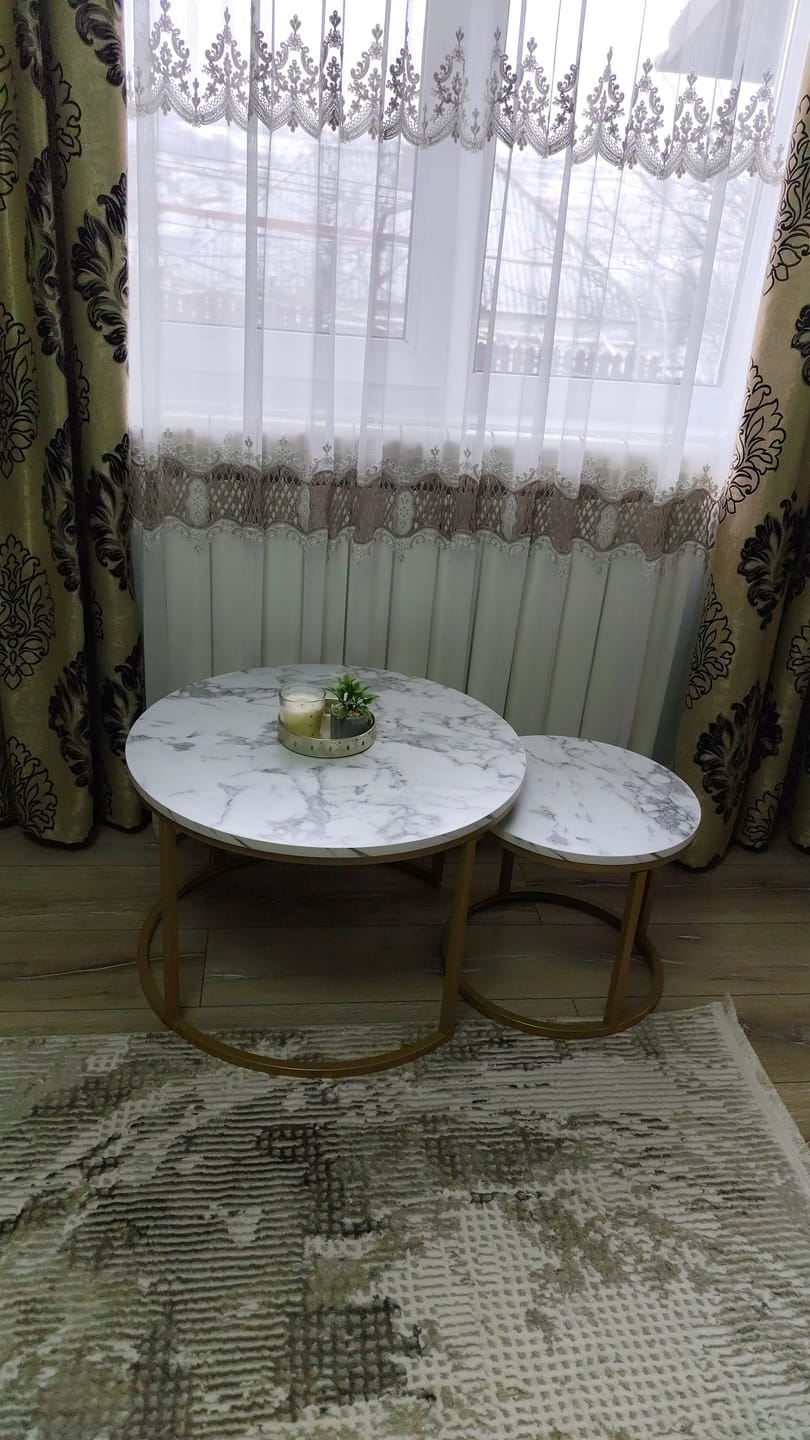 Customer photo review of Set masute cafea rotunde PAOLA, alb cu efect de marmura/auriu