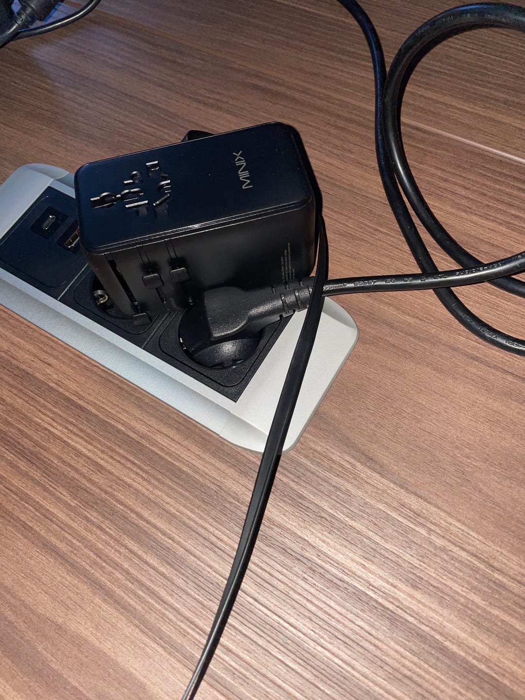 Customer photo review of MINIX TP100C GaN-III 100W Universal Travel Adapter with Cable