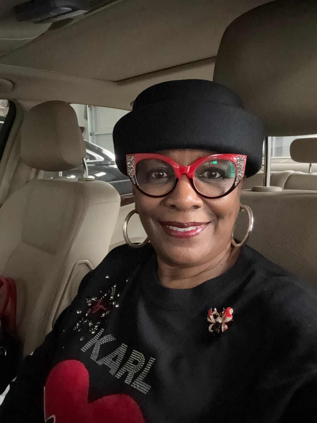 Customer photo review of London Pillbox Hat - Black
