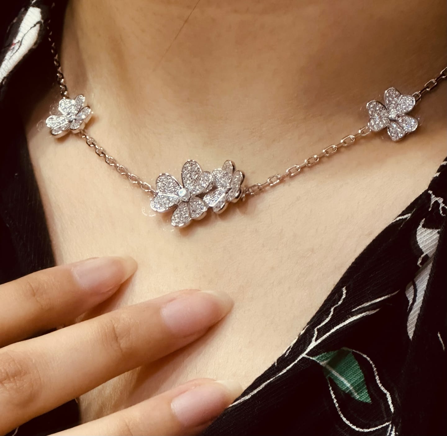 Customer photo review of 9 motif cz clover necklace 925 silver 18k white gold plated 42 cm long