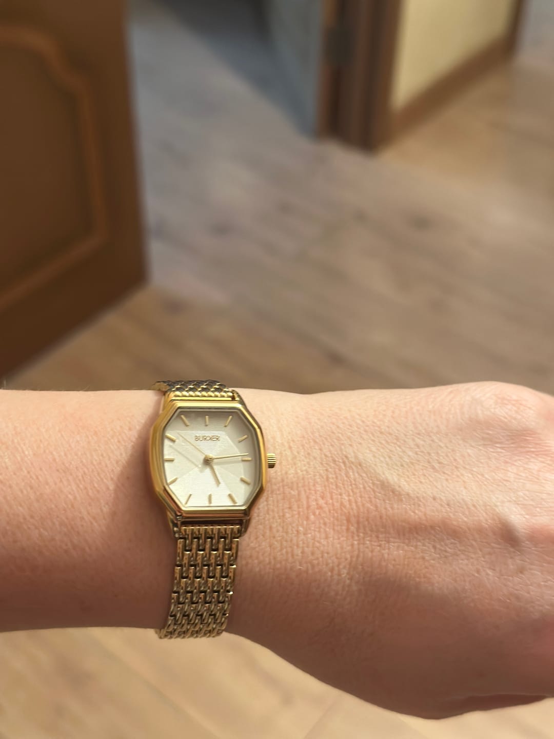 Customer photo review of Julia Gold White