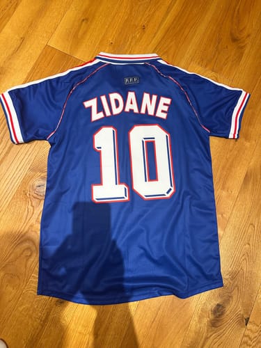 Customer photo review of Zinedine Zidane France 1998 World Cup Retro Football Jersey Maillot Trikot Soccer Shirt
