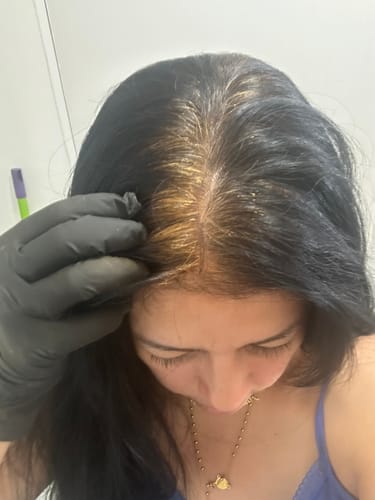 Reseña con foto de un cliente sobre Henna Jamila Hair -  Cobrizo Natural y Duradero  👩🏼‍🦰