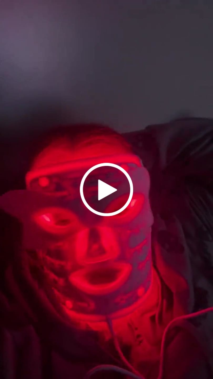 Customer video review of LED Light Therapy Face Mask –Classic Series