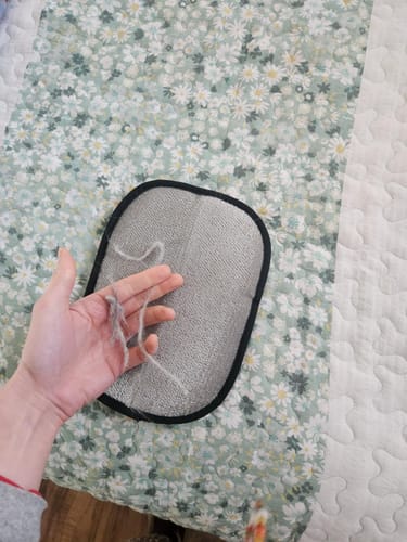 Pet hair removal mitt customer photo