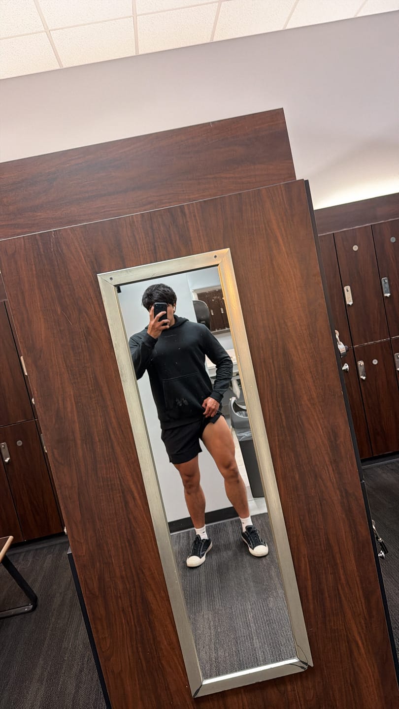 Customer photo review of Essential Shorts 5" Inseam