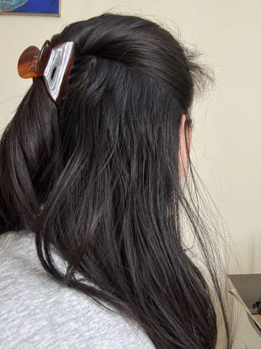 Customer photo review of French Acetate Planet & Diamond Hair Claw Clip - Medium