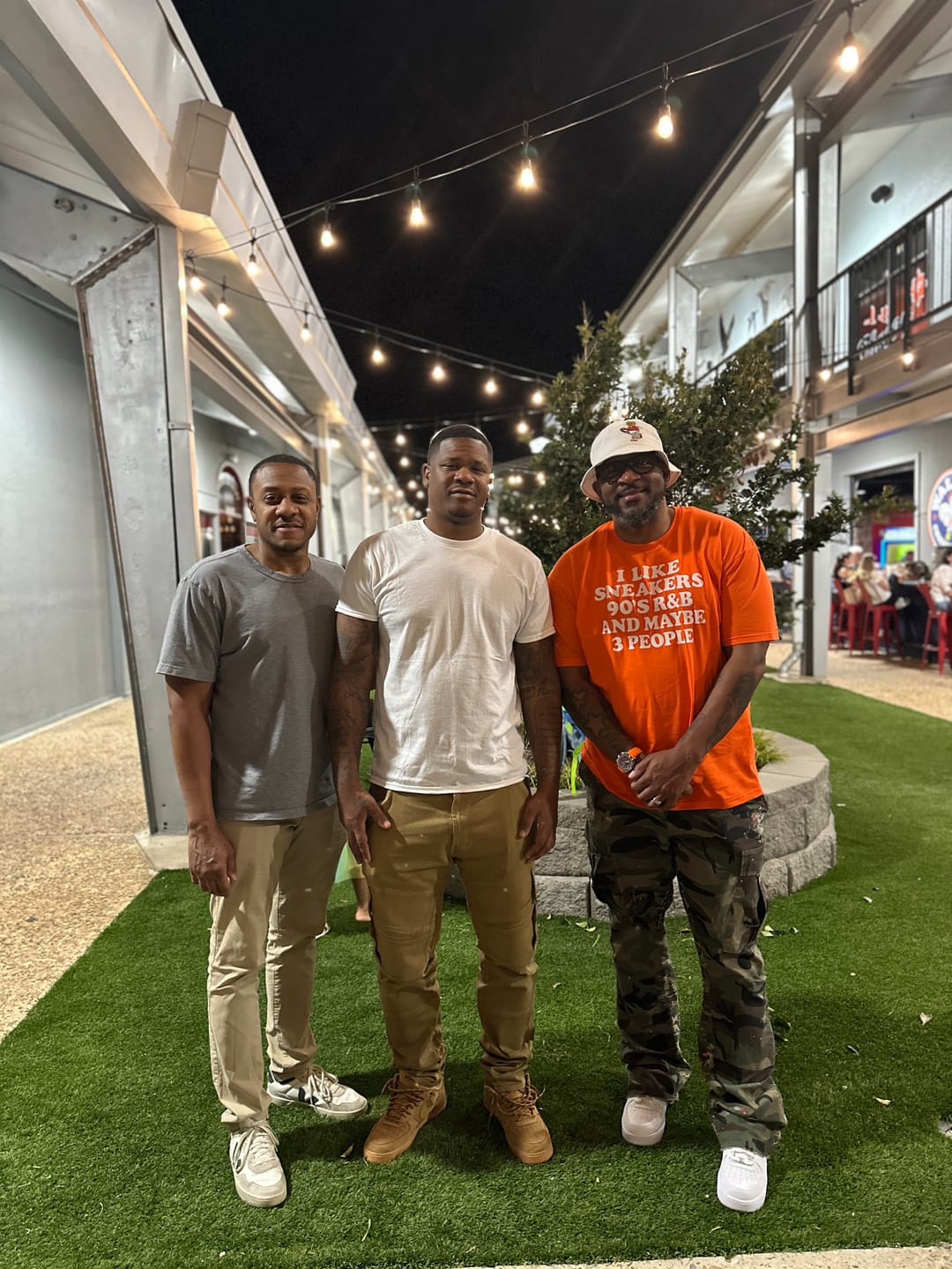 Customer photo review of 3 People