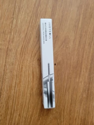 Customer photo review of JUDYDOLL Feather Lash Iron Mascara