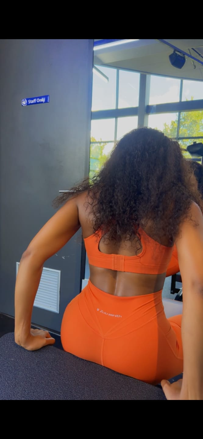 Customer photo review of Adjustable Strap High Impact Sports Bra & Pocket Leggings Set