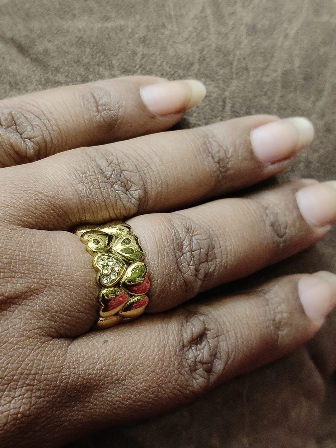 Customer photo review of Gold Hearts Band Ring