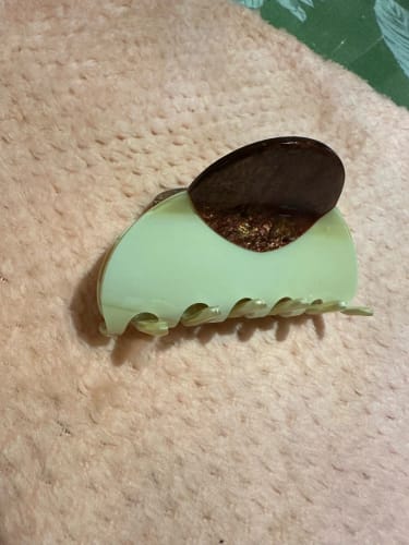 Customer photo review of Acetate Patchwork Hair Claw Clip – Medium