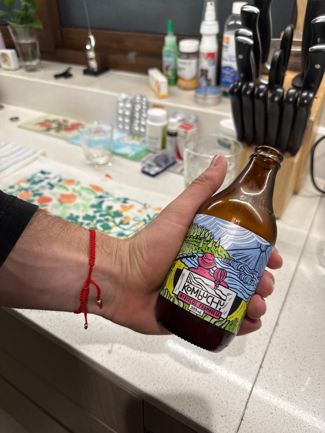 Customer photo review of Caja Kombuchu Hibiscus-Frambuesa (12x333cc)