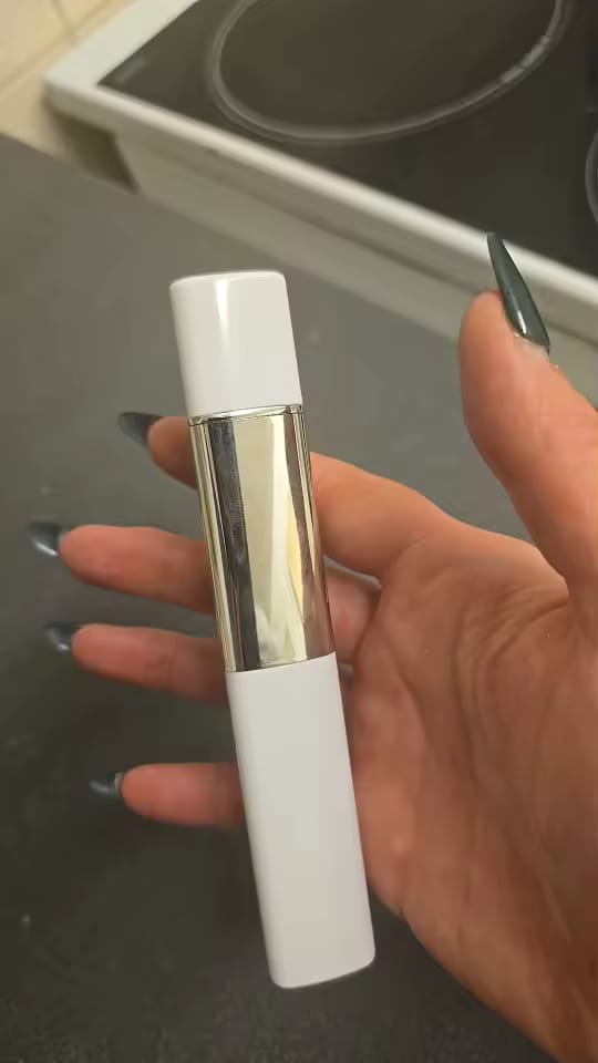 Customer photo review of ✨ Fondotinta Stick Coreano Idratante 2 in 1 con  Formula Auto‑Adattiva ✨