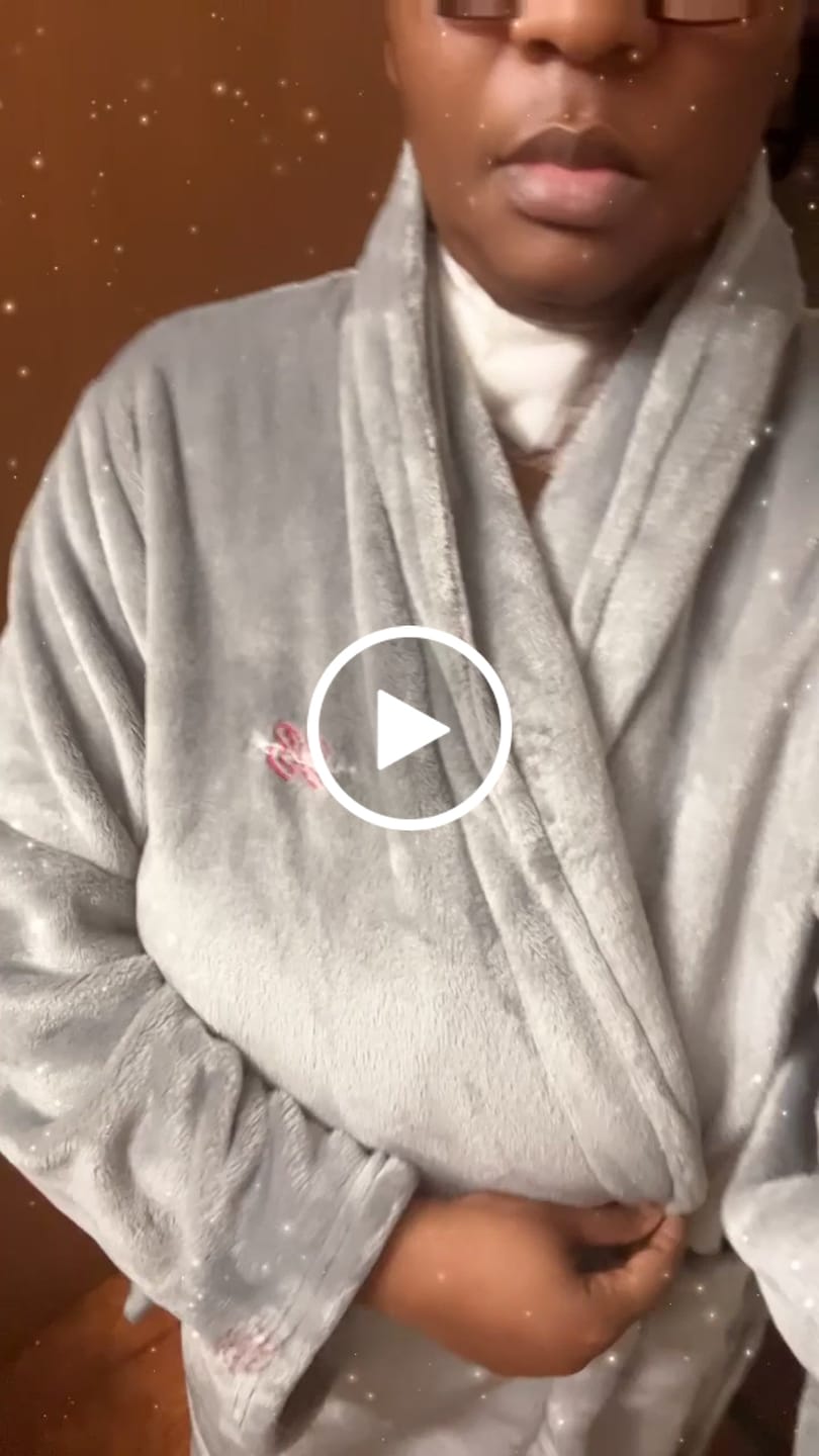 Customer video review of BB SIGNATURE ROBE - GRAY