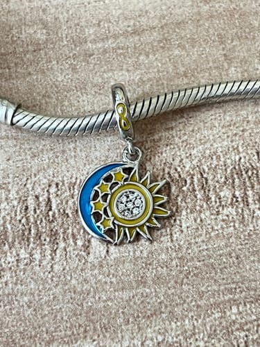 Customer photo review of Sol & Luna de Estrellas Fluorescentes