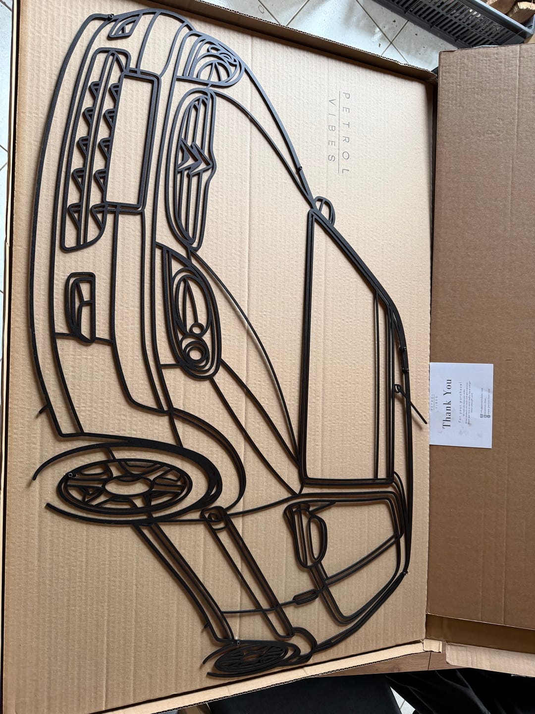 Customer photo review of Art Mural Métallique : Silhouette de Voiture Personnalisée