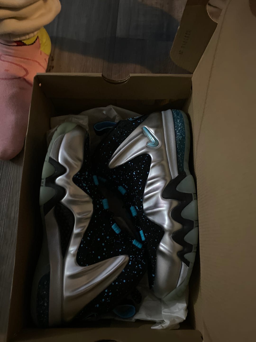 Customer photo review of Nike Barkley Posite Max Metallic Silver Gamma Blue