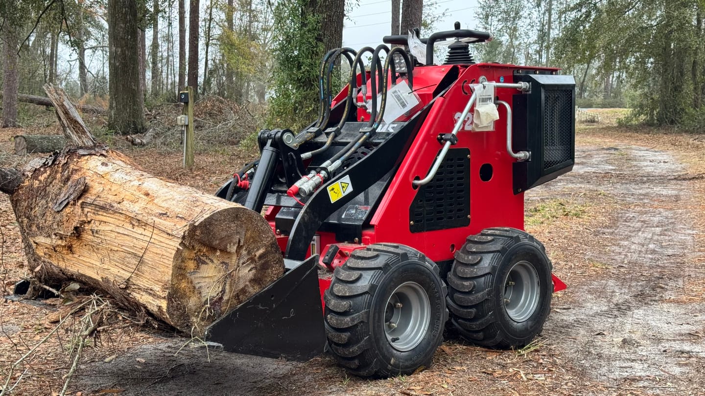 Customer photo review of MS320L Mini Stand On Skid Steer Wheel Loader With 13.5 HP Gasoline Engine